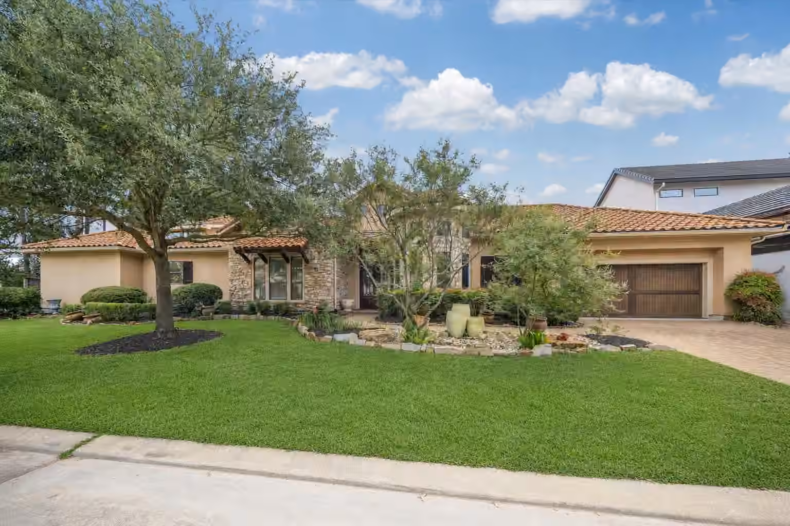 Photo of 70 Shadow Creek Ridge Drive, Spring, TX