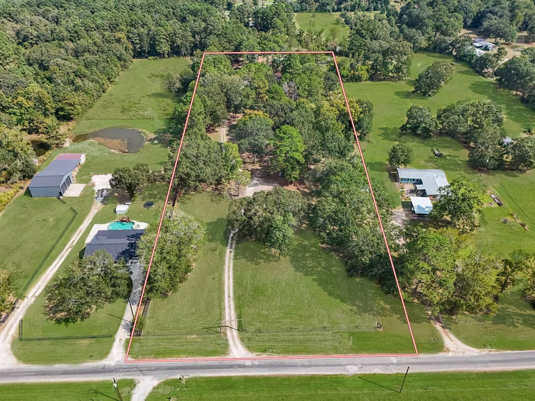 Photo of 390 County Road 2230, Cleveland, TX 77327