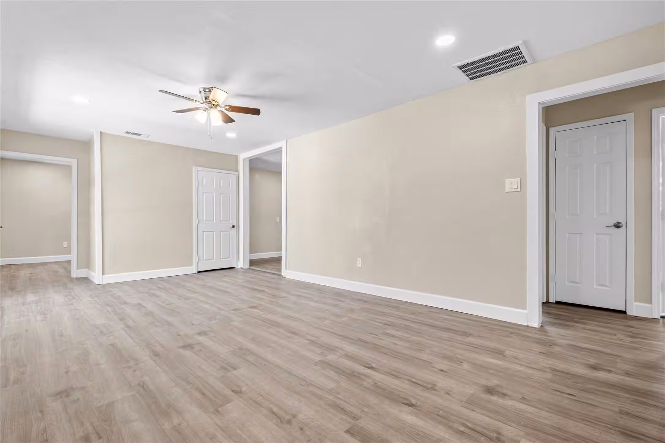 Photo 5 of 6119 Beekman Rd, Houston, TX