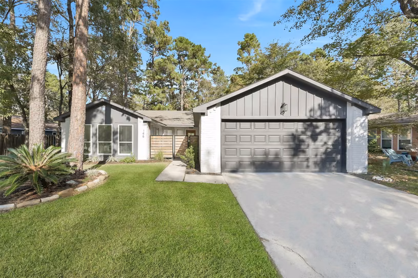 Photo 2 of 146 W Woodstock Circle Drive, Spring, TX