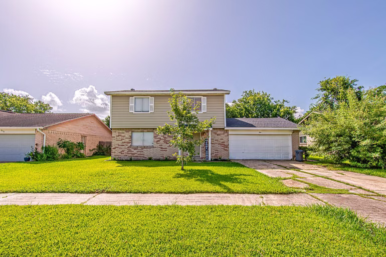 Photo 3 of 214 Brookdale Drive, League City, TX