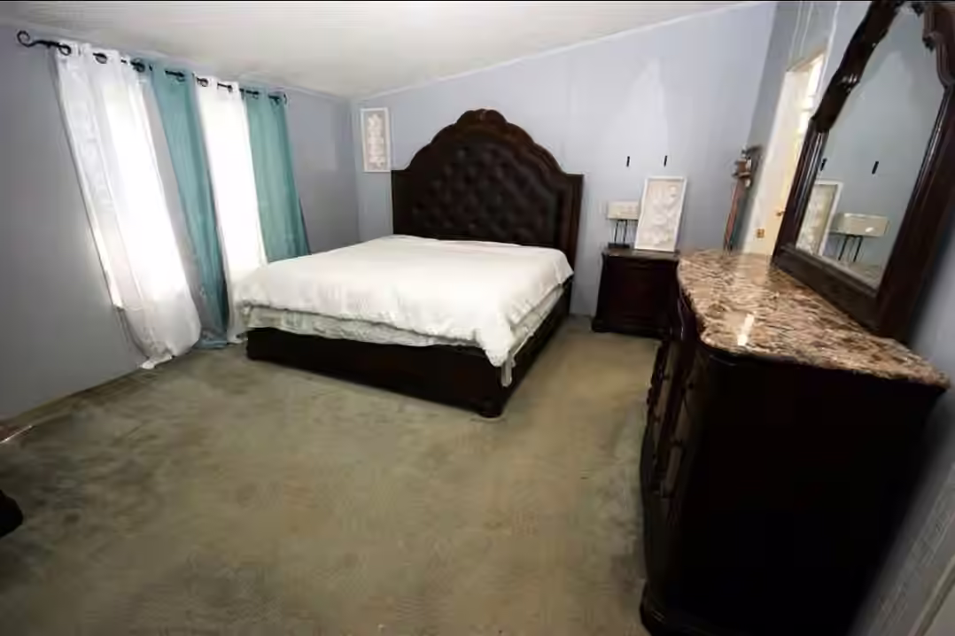 Photo 6 of 1611 Bunyard Road, Alvin, TX