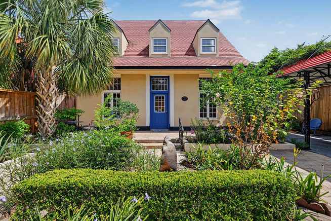 Photo of 1990 W Clay Street, Houston, TX