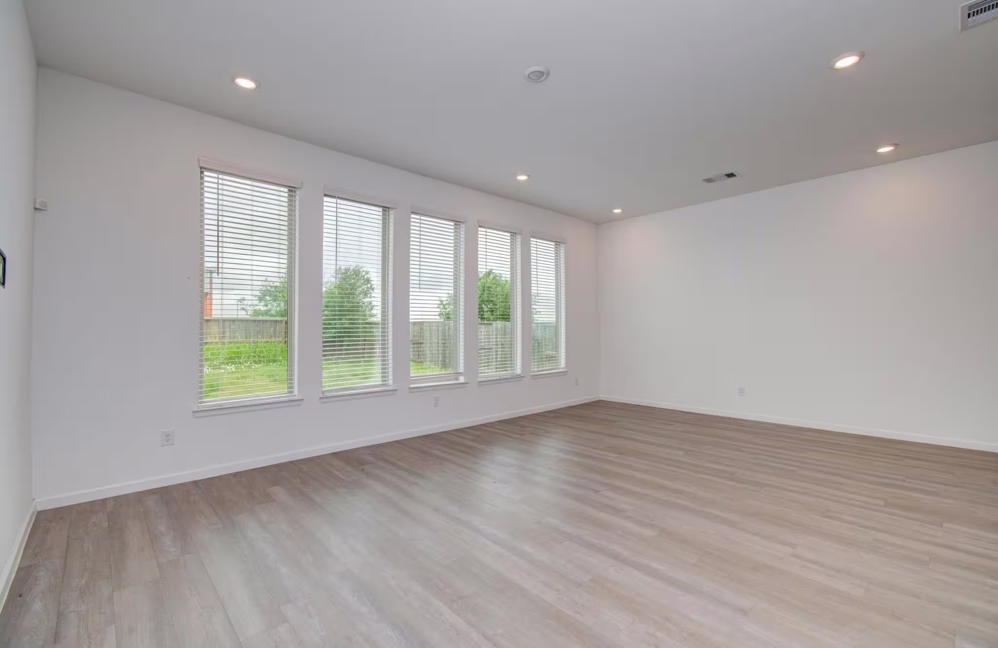 Photo 5 of 4115 Balboa Drive, Iowa Colony, TX