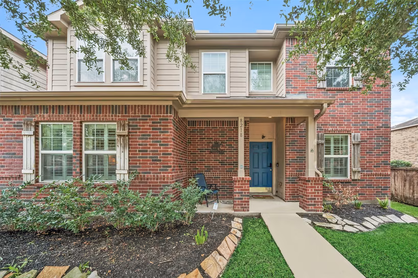 Photo 2 of 8218 Almera Falls Drive, Cypress, TX
