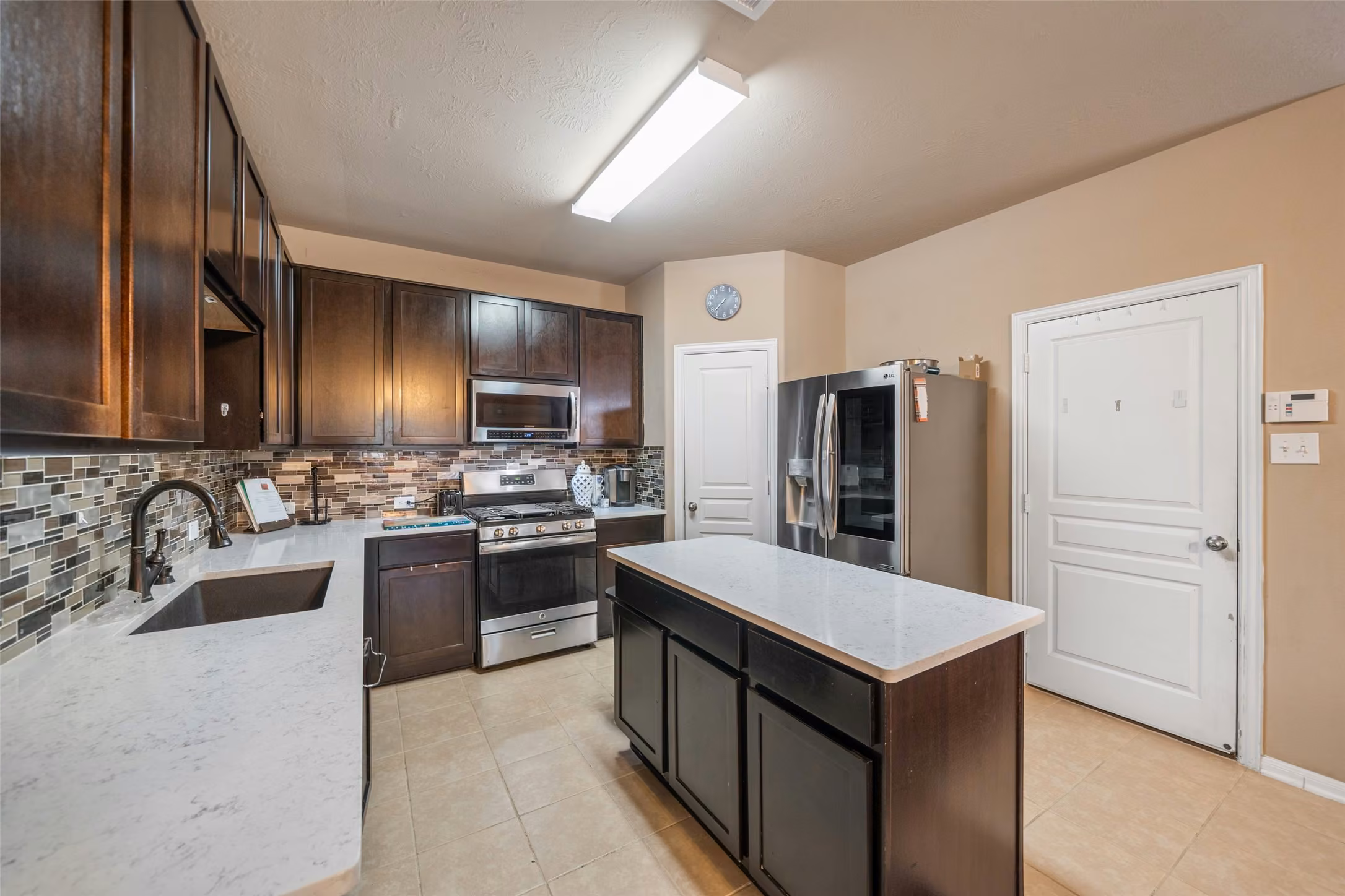 Photo 5 of 8218 Almera Falls Drive, Cypress, TX