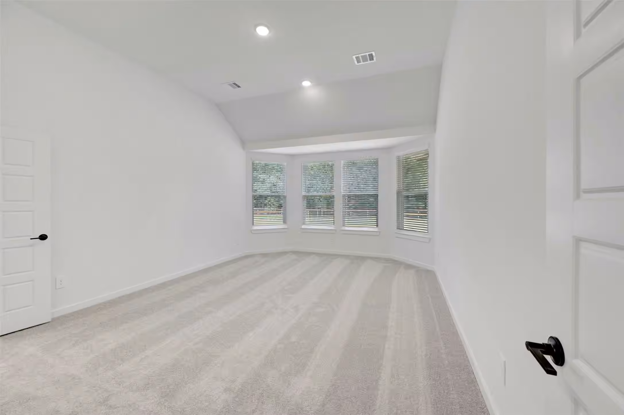 Photo 4 of 16639 Gaines Glen Lane, Montgomery, TX