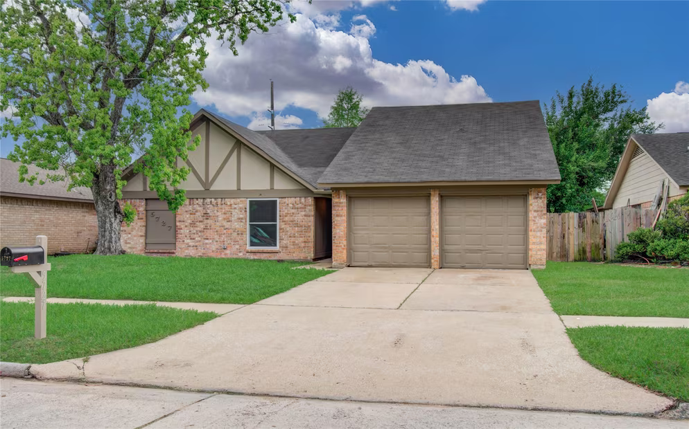 Photo of 5727 Longforest Drive, Houston, TX