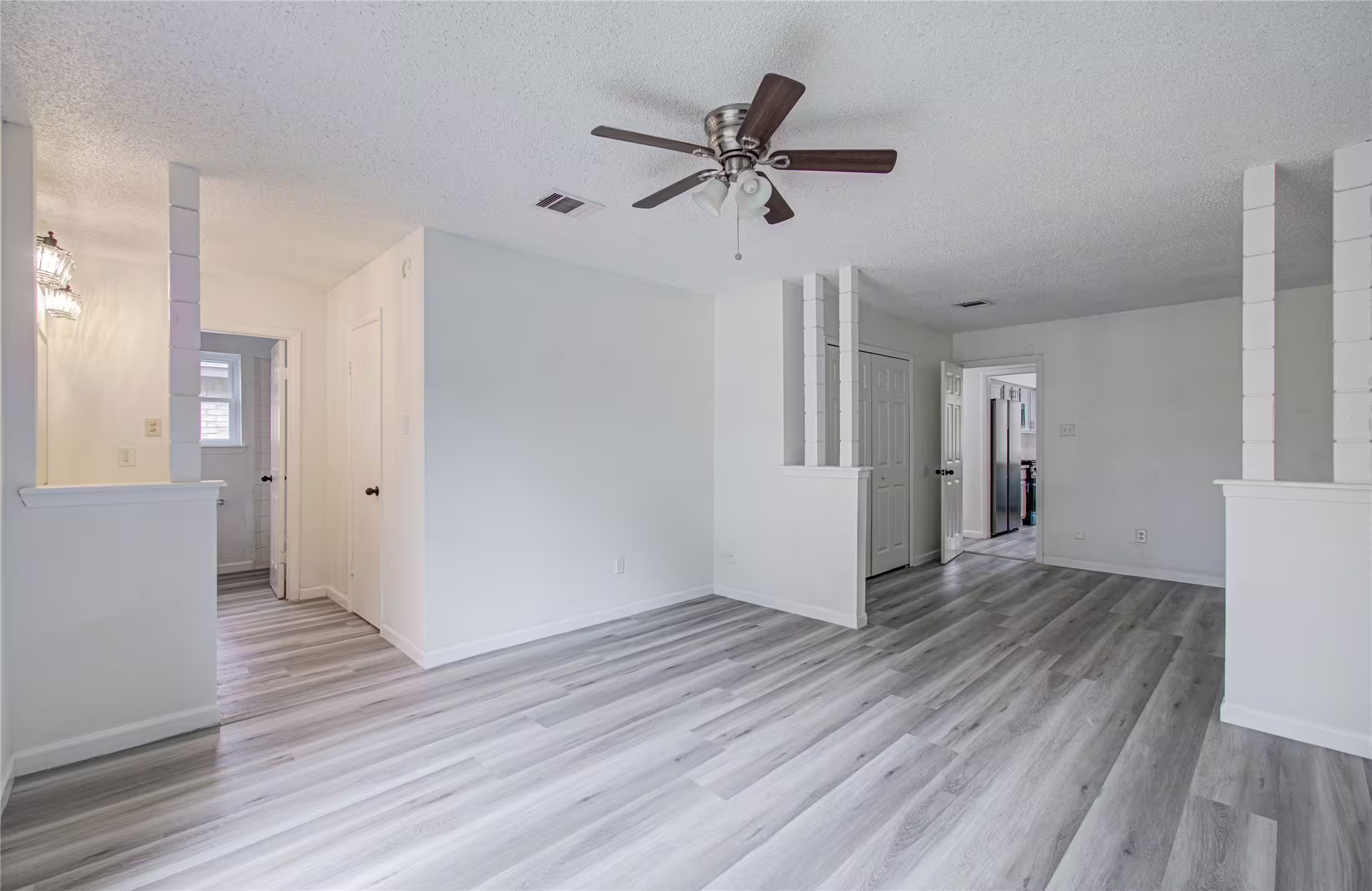 Photo 6 of 5727 Longforest Drive, Houston, TX
