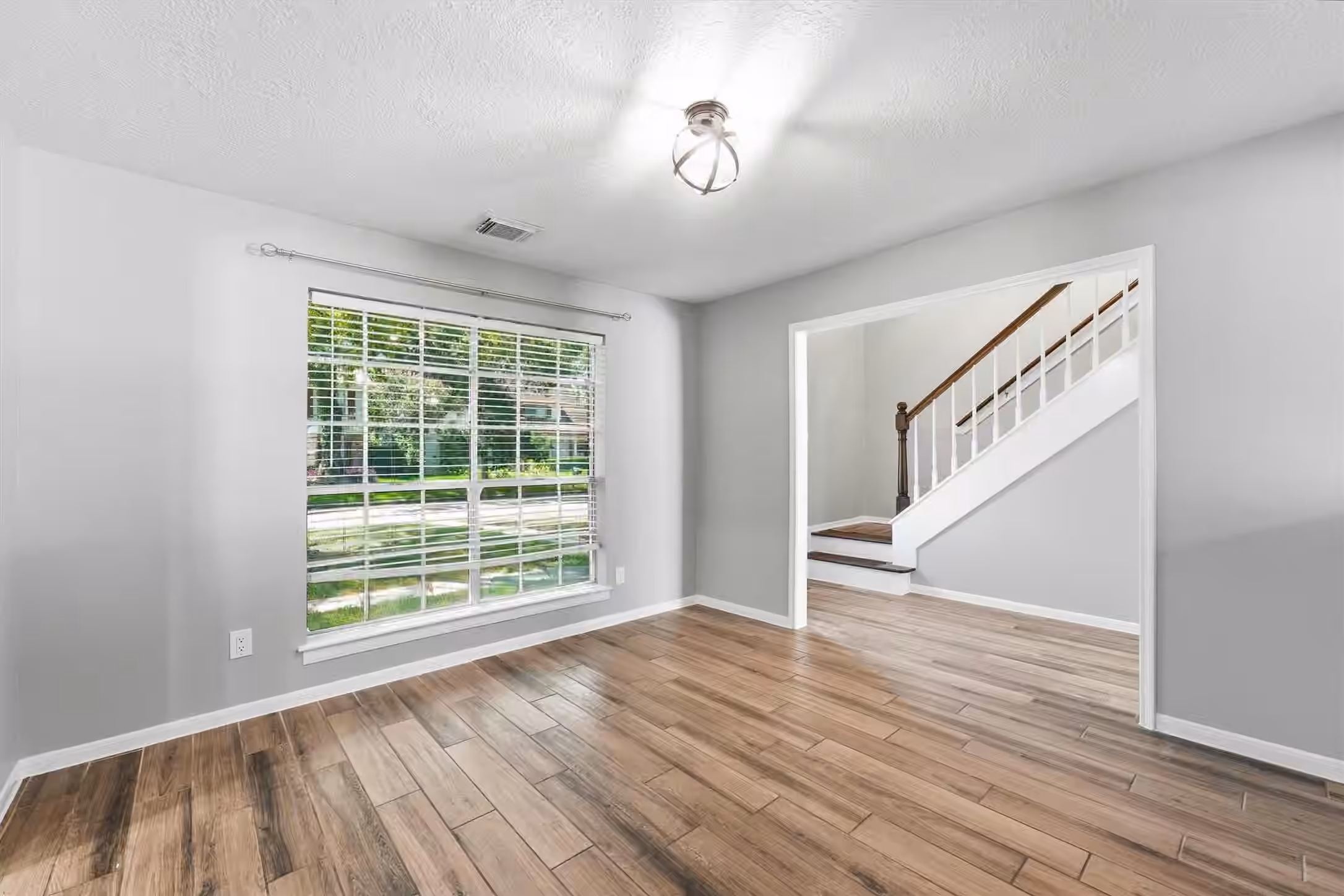 Photo 5 of 3527 Hill Springs Drive, Houston, TX