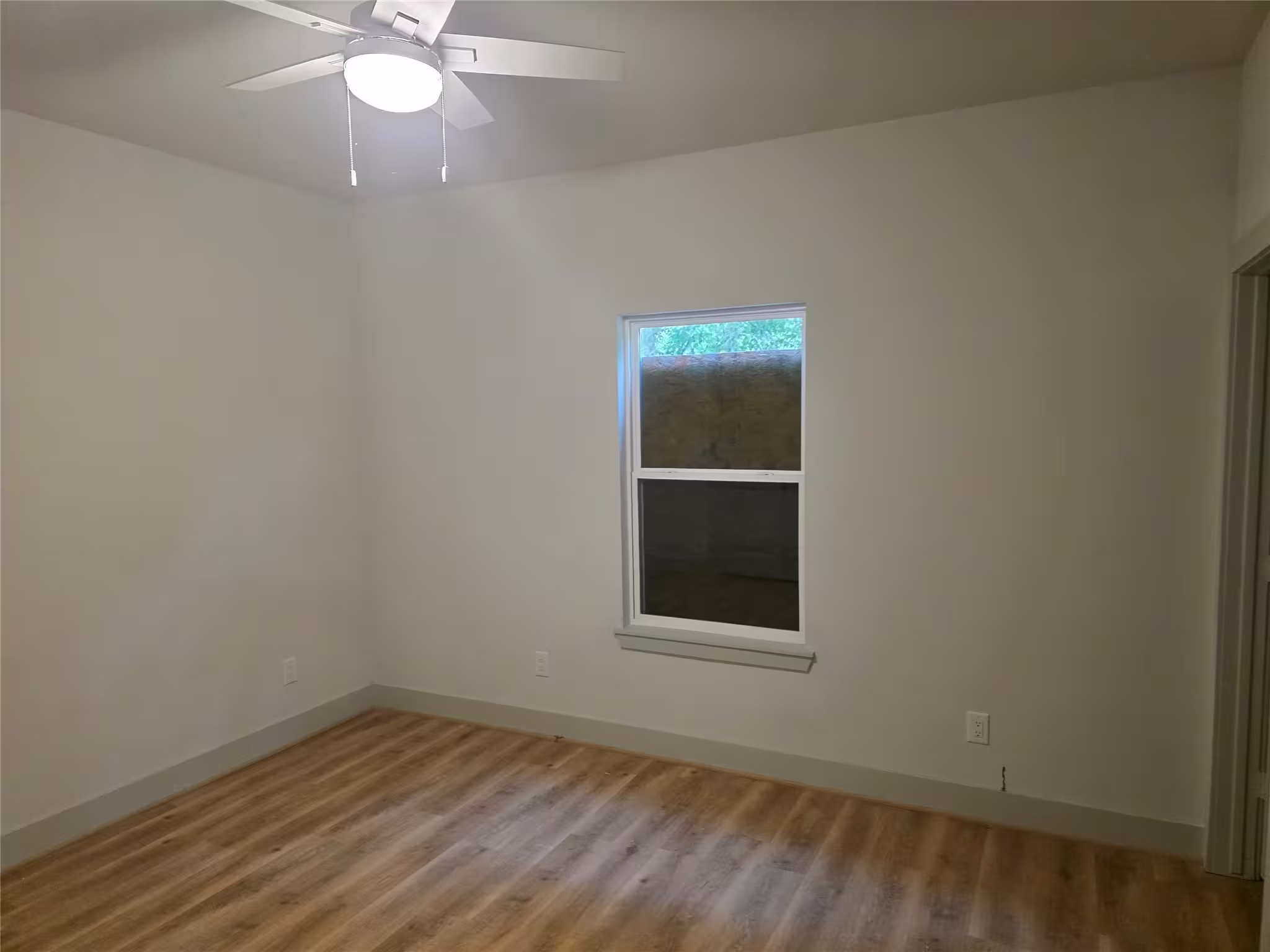 Photo 5 of 3202 McIlhenny Street, Houston, TX