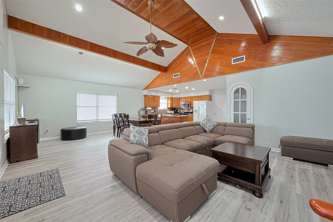 Photo 7 of 210 Sampan Drive, Tiki Island, TX