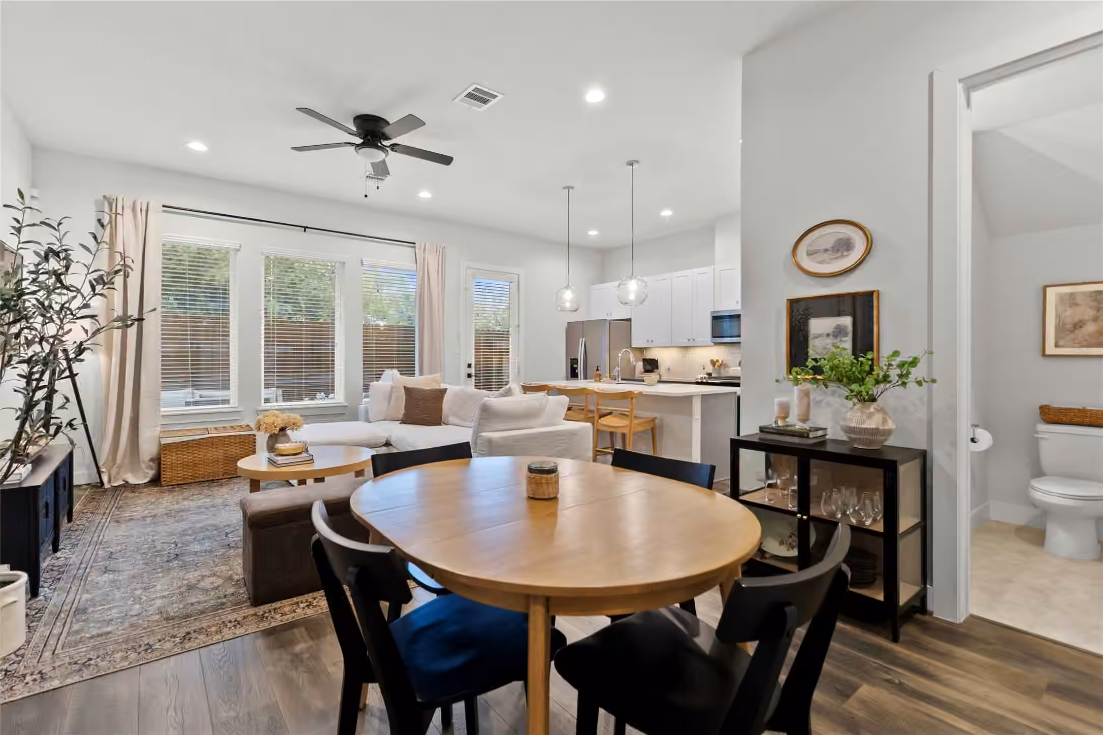 Photo 3 of 5708 White Magnolia Street, Houston, TX