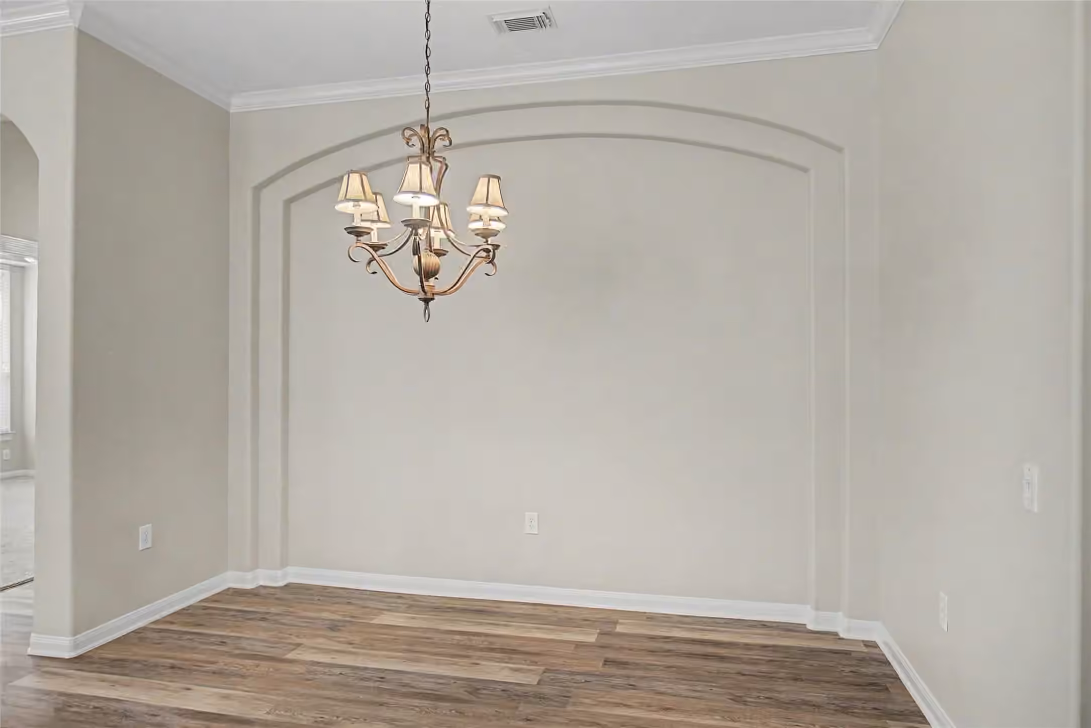 Photo 5 of 2409 S Venice Drive, Pearland, TX