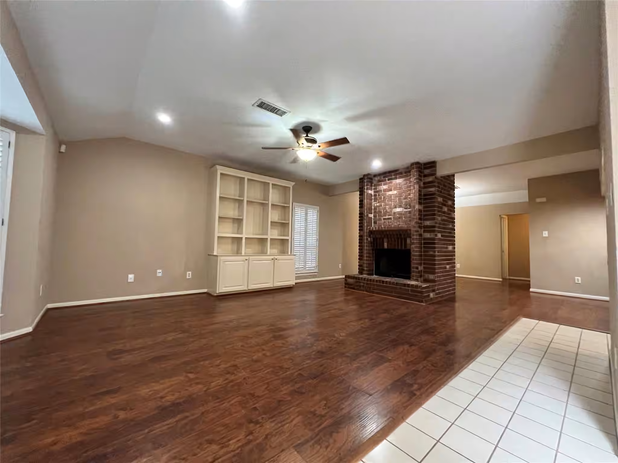 Photo 6 of 75 W Stony Bridge Circle, The Woodlands, TX