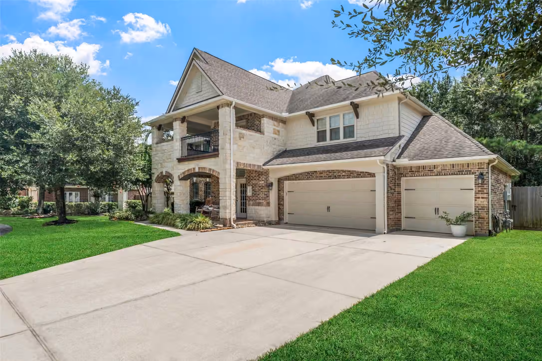 Photo of 140 Brendan Woods Lane, Conroe, TX