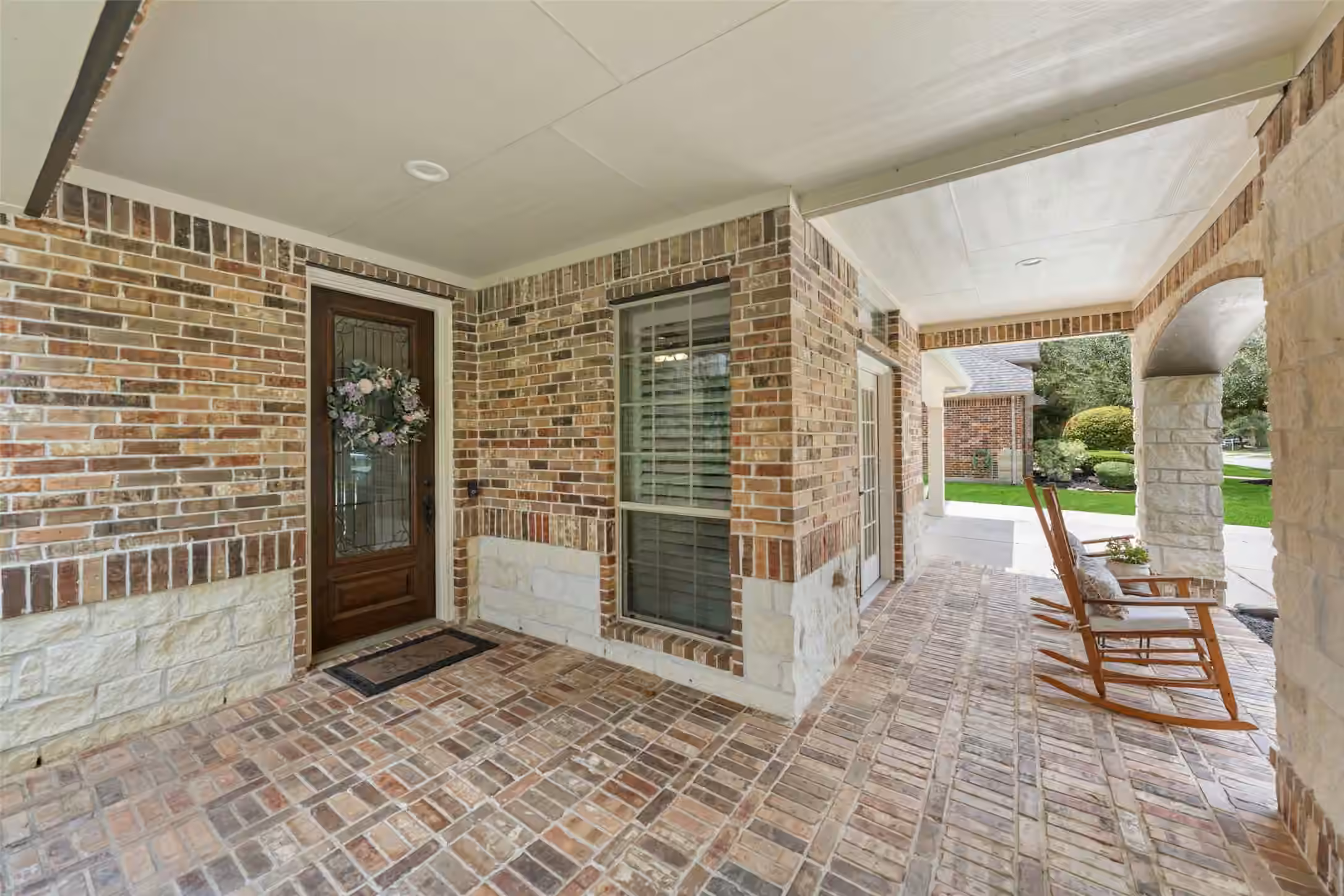 Photo 2 of 140 Brendan Woods Lane, Conroe, TX