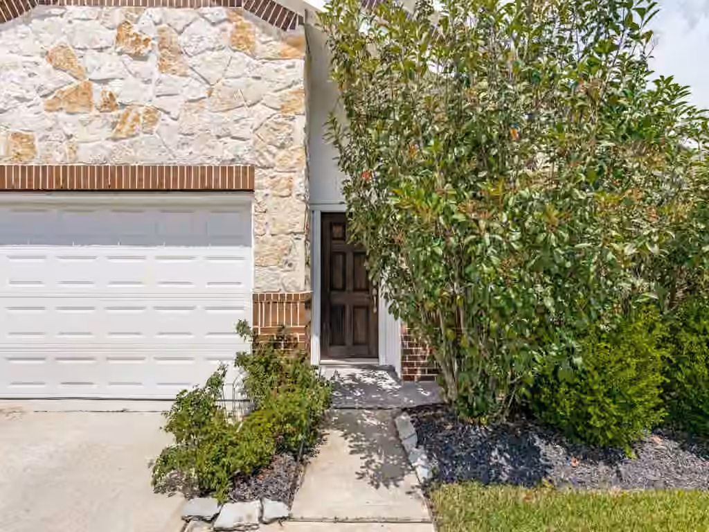 Photo 2 of 15414 Kirkdell Bend Drive, Humble, TX