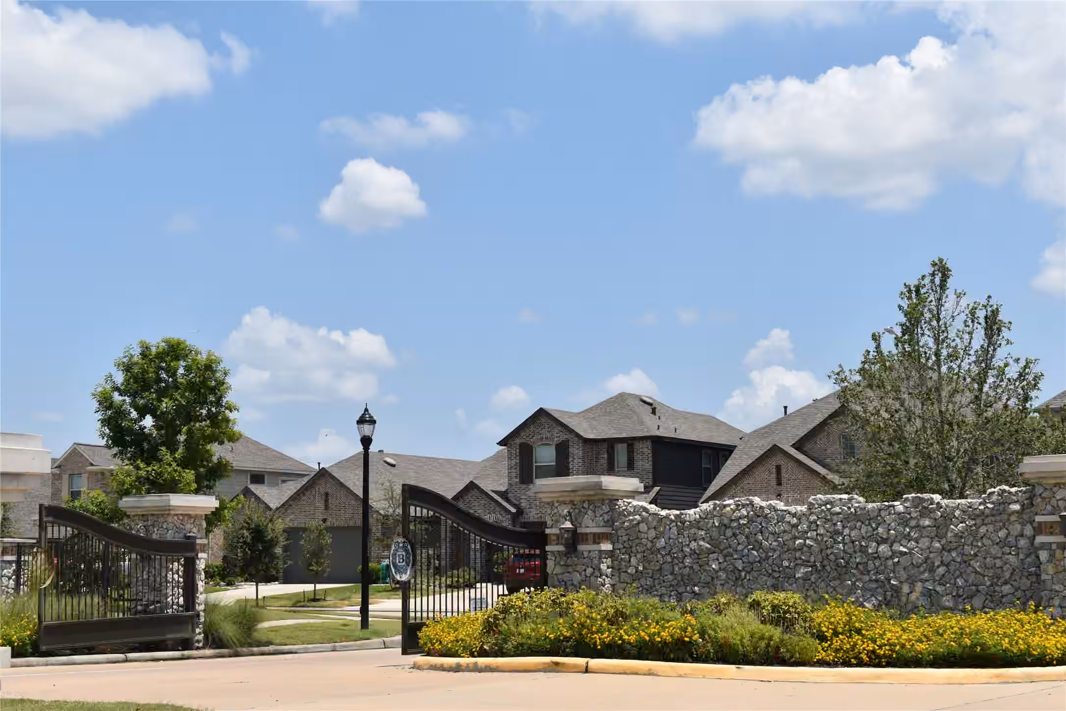 Photo 3 of 15414 Kirkdell Bend Drive, Humble, TX