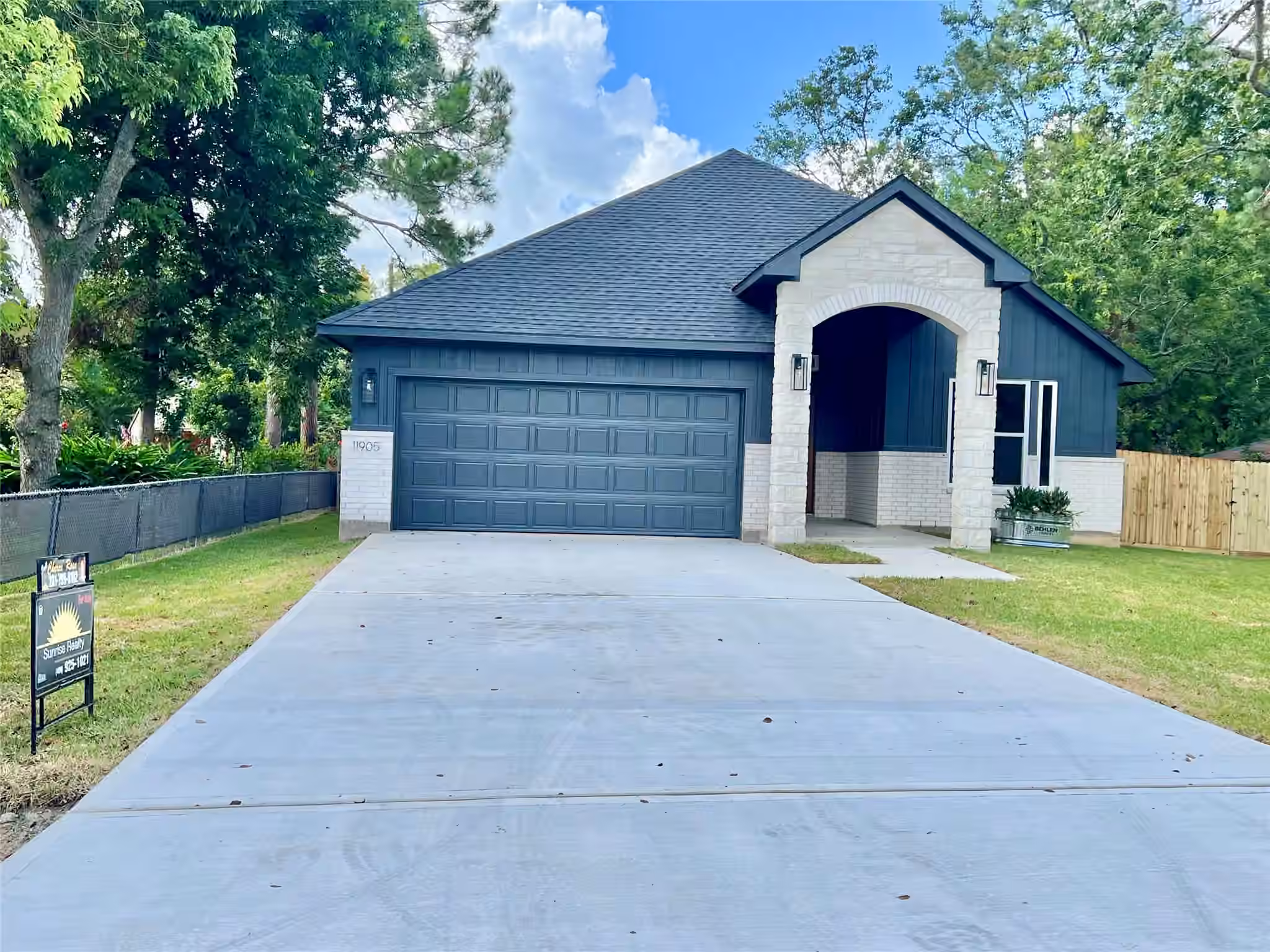 Photo of 11905 23rd St, Santa Fe, TX 77510