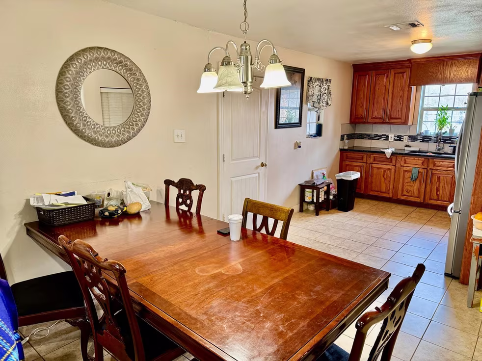 Photo 5 of 4511 Majestic Street, Houston, TX