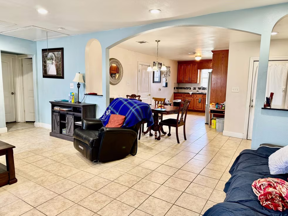 Photo 6 of 4511 Majestic Street, Houston, TX