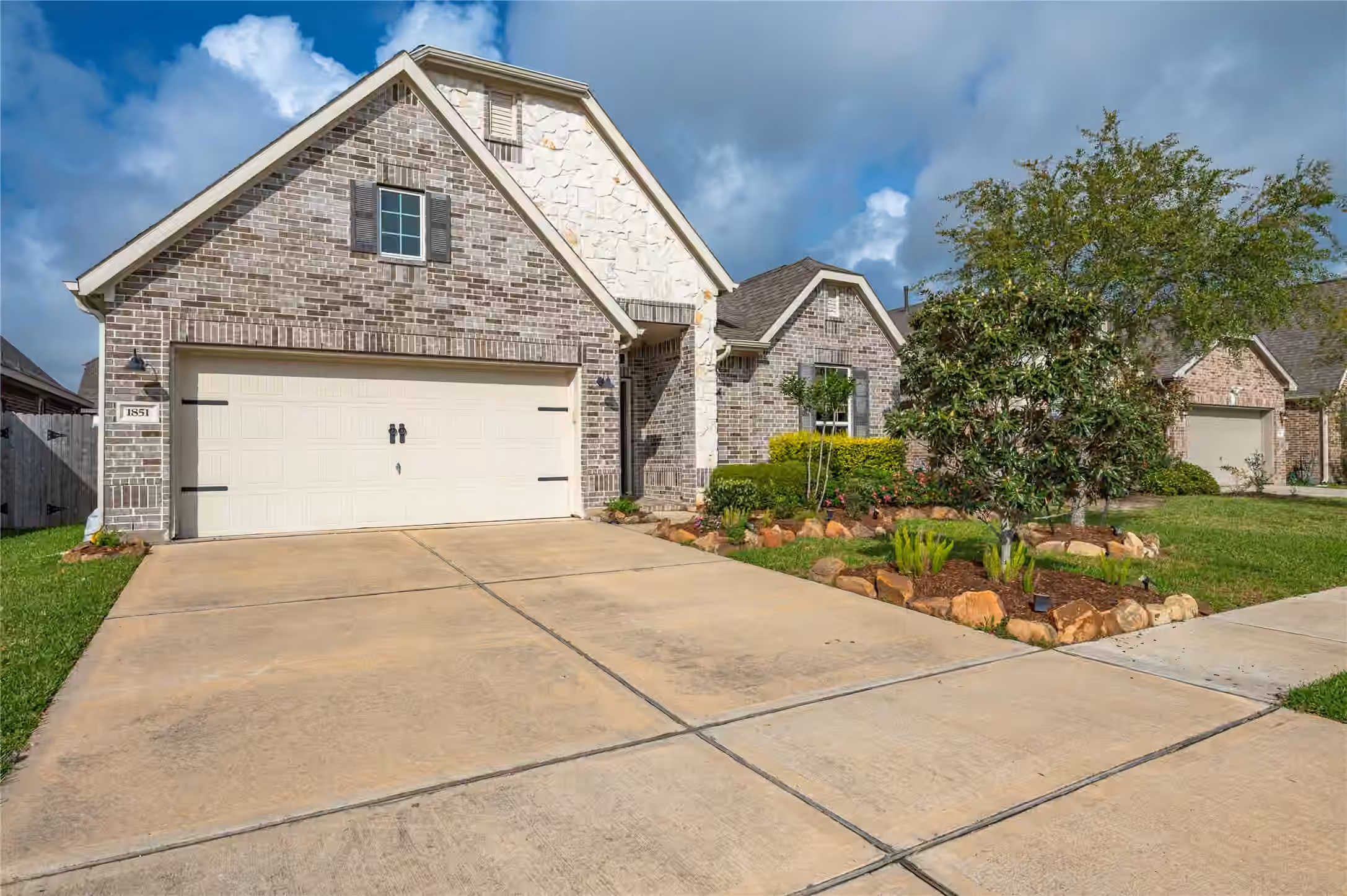 Photo of 1851 Belle Place, Alvin, TX