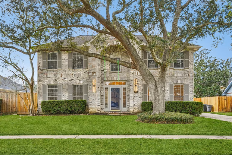 Photo of 1808 N Mission Circle, Friendswood, TX 77546