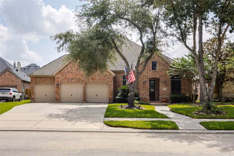 Photo 2 of 11910 Lake Mead Lane, Humble, TX