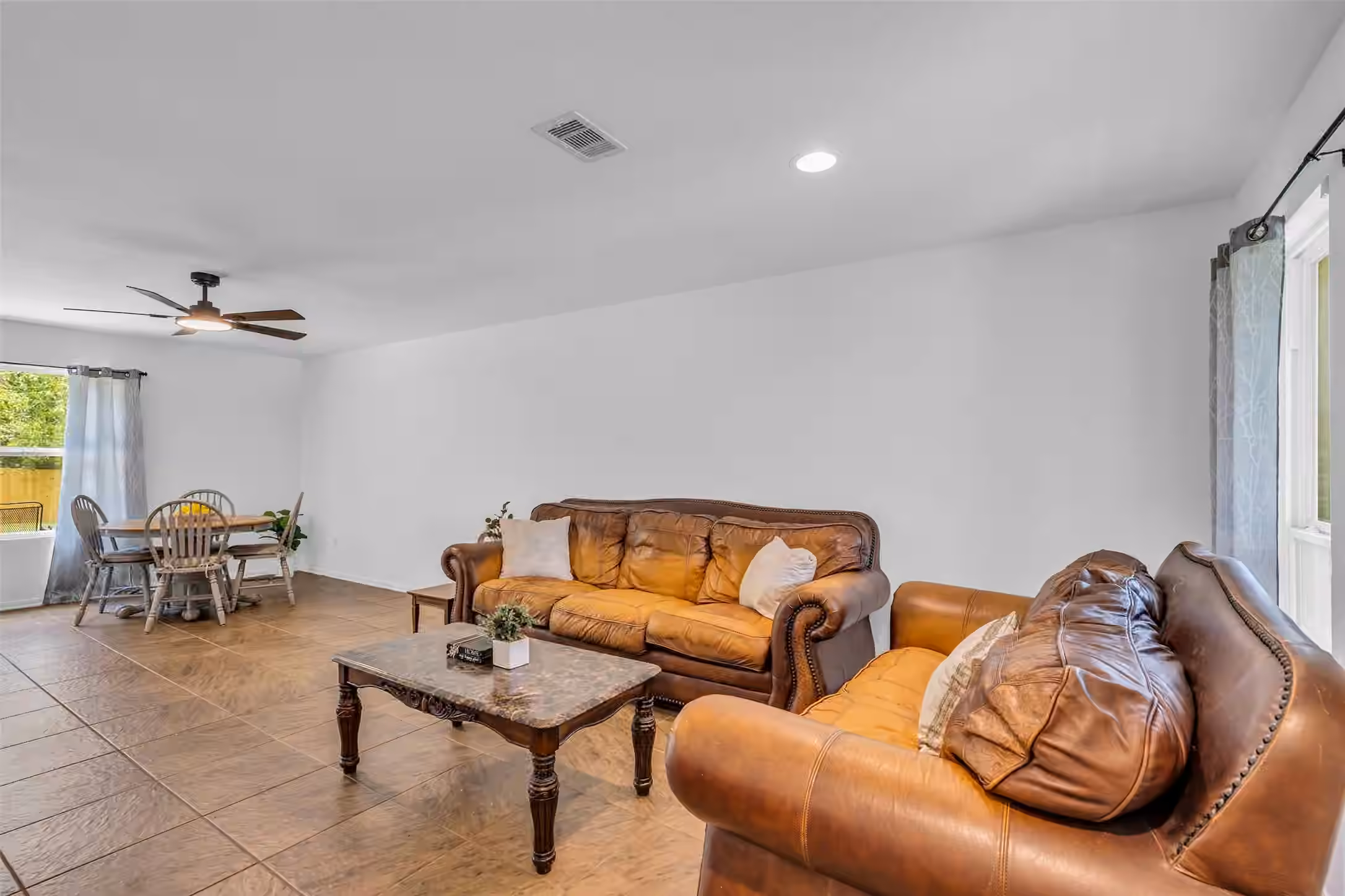 Photo 4 of 16718 Warbler Drive, Conroe, TX