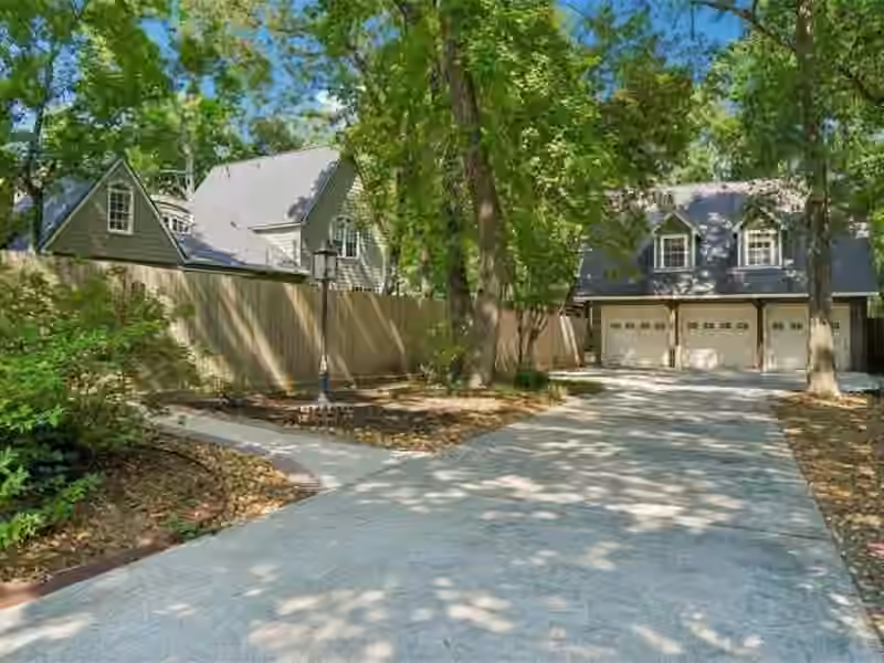 Photo 4 of 1693 Mohawk Drive, Montgomery, TX