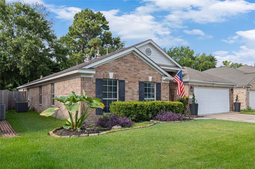 Photo 2 of 723 Far Pines Drive, Spring, TX