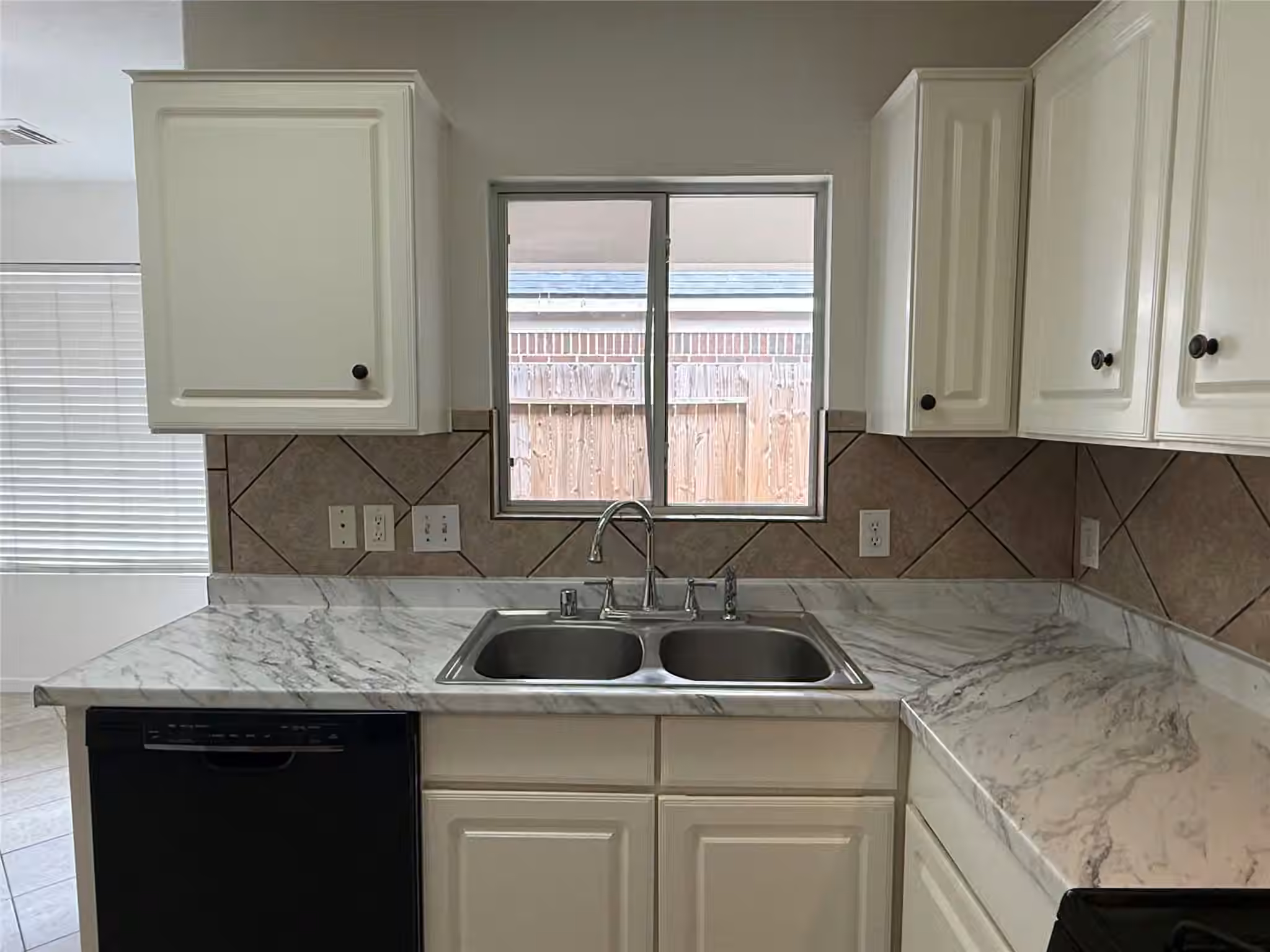 Photo 4 of 19511 Dawn Canyon Road, Houston, TX