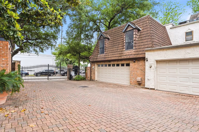Photo 2 of 5382 Brownway Street D39, Houston, TX