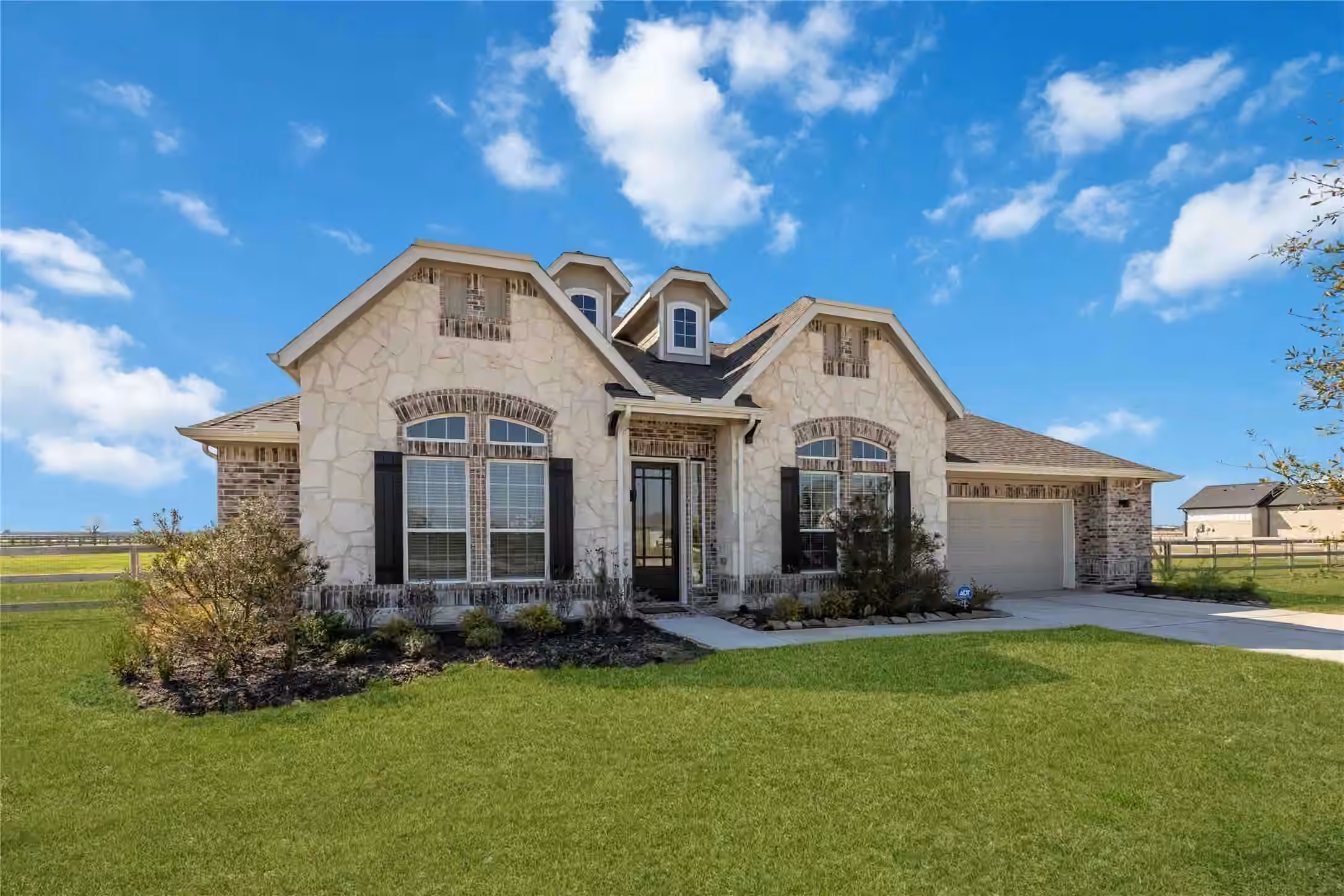 Photo 5 of 4005 Wildflower Place, Waller, TX