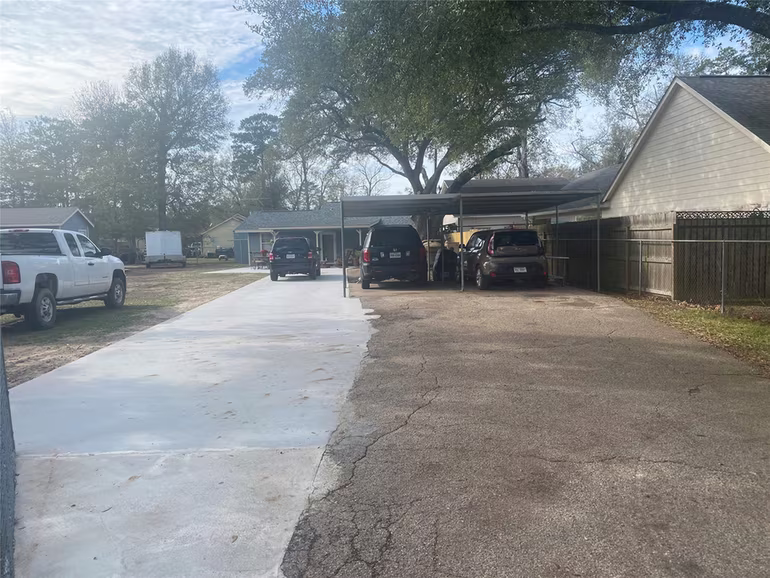 Photo of 902 S Holly Avenue, Cleveland, TX