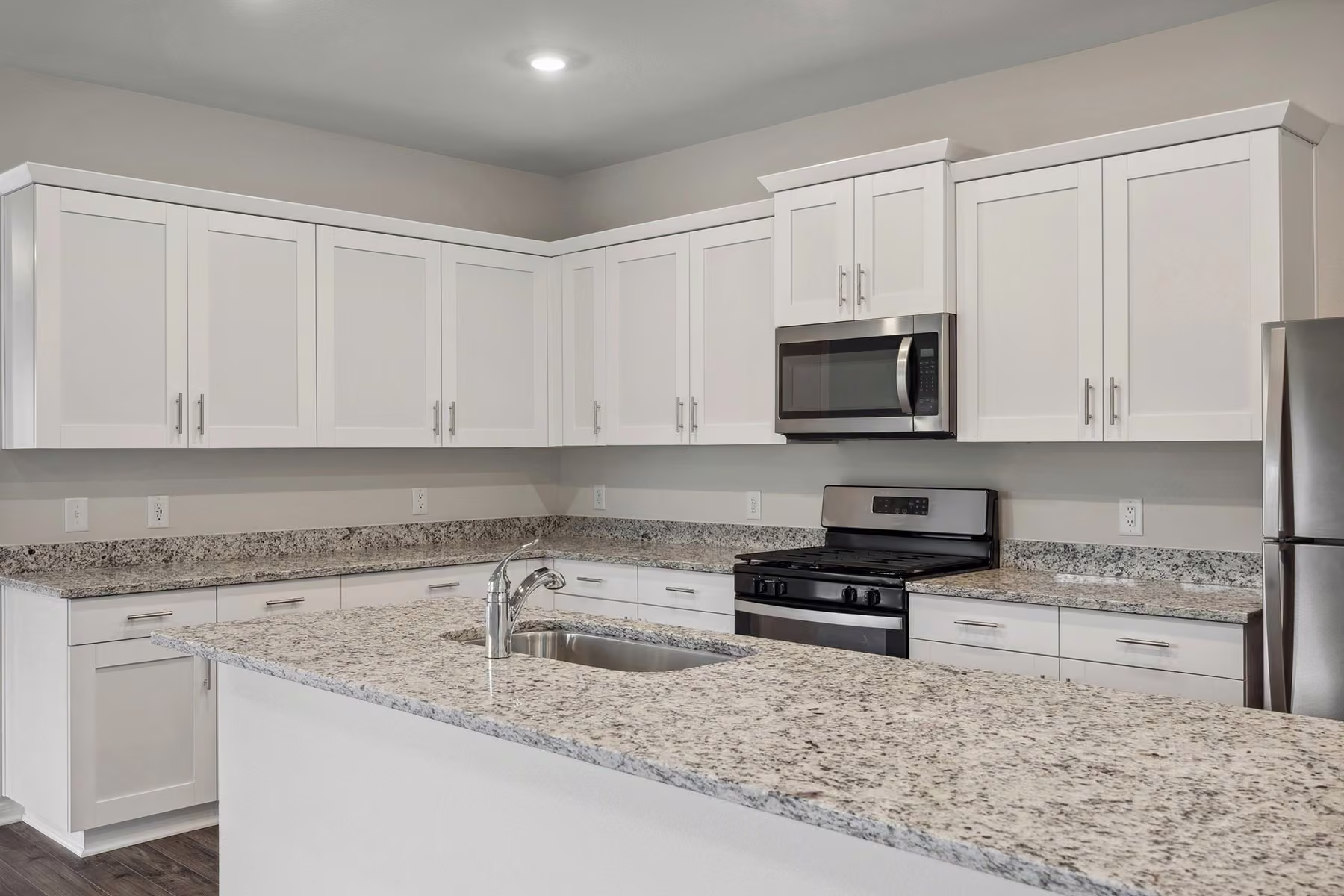 Photo 5 of 10343 Red Cardinal Drive, Cleveland, TX