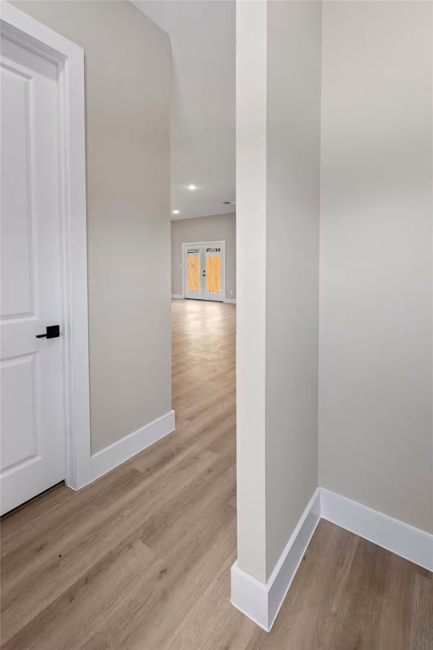 Photo 2 of 2610 PIEMONTE AVE, Spring, TX