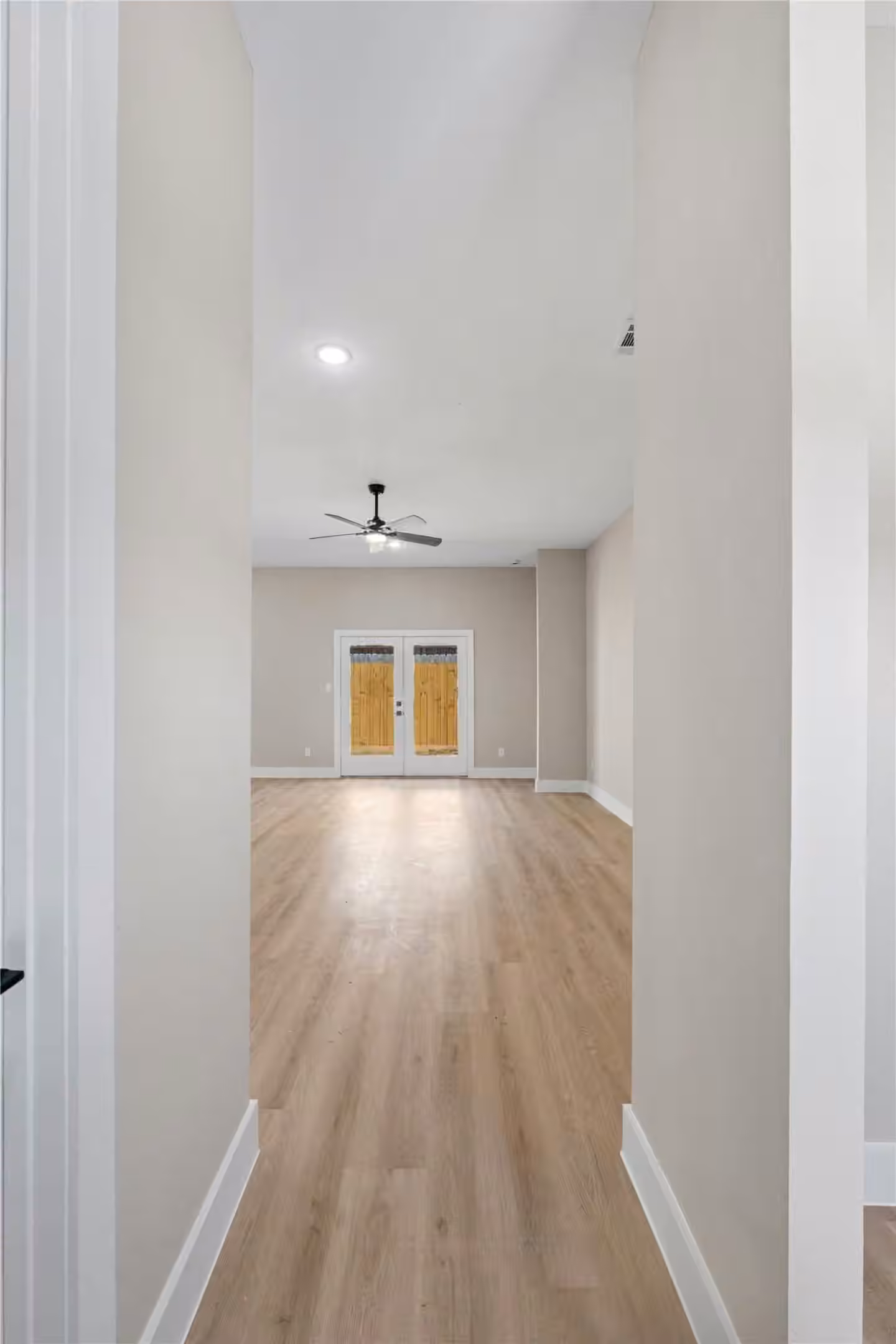 Photo 3 of 2610 PIEMONTE AVE, Spring, TX