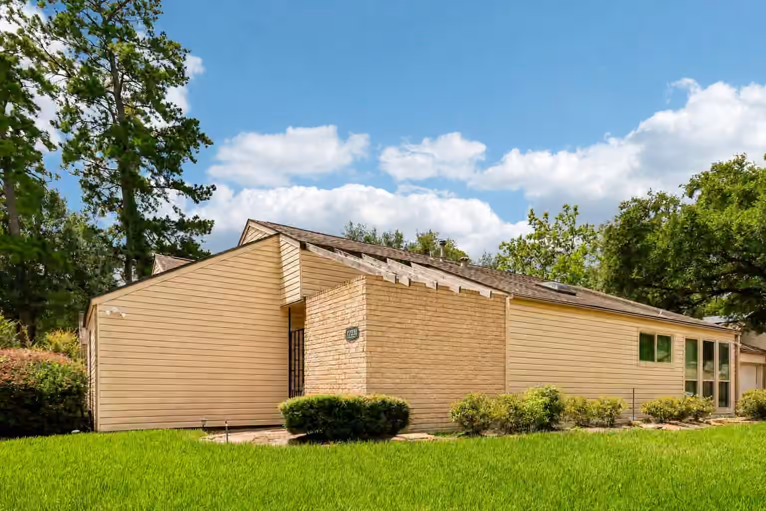 Photo 3 of 17231 Meadow Butte Drive, Houston, TX