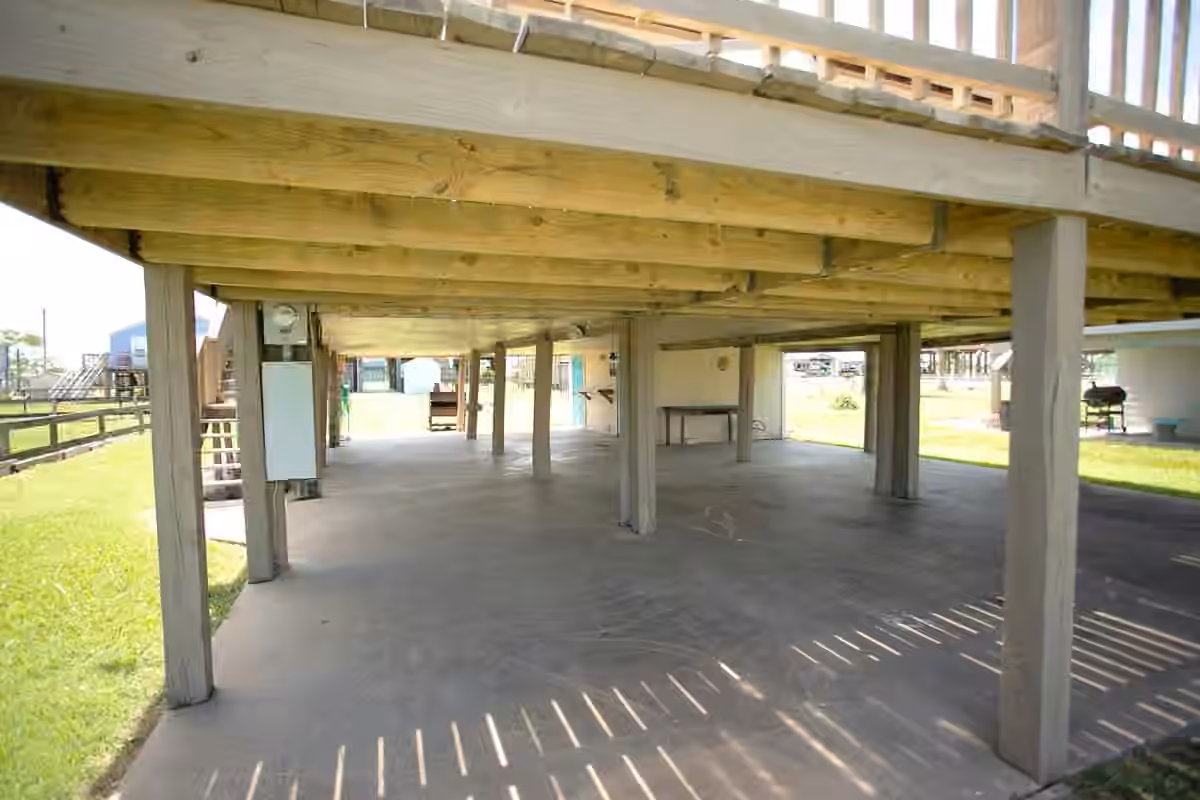 Photo 7 of 959 S East Road, Crystal Beach, TX