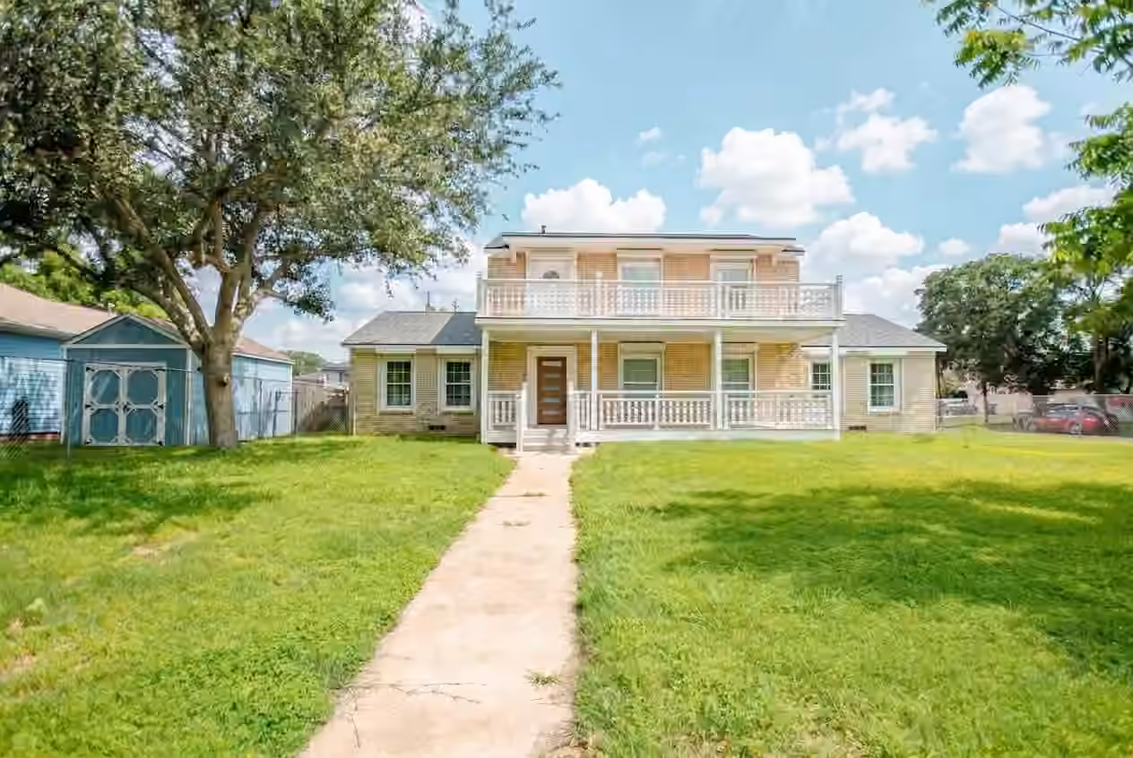 Photo 4 of 104 12th Avenue N, Texas City, TX