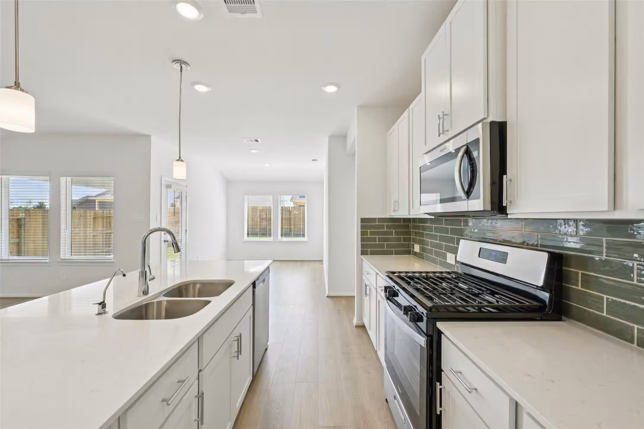 Photo 4 of 17319 Remington Meadows Street, Waller, TX