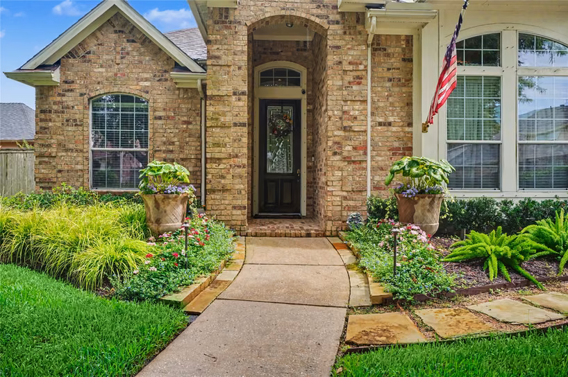 Photo 3 of 1541 Moncrey Avenue, League City, TX