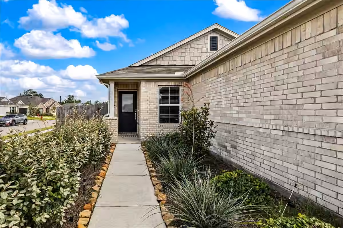 Photo 4 of 1224 Cavalry Junction Drive, Alvin, TX