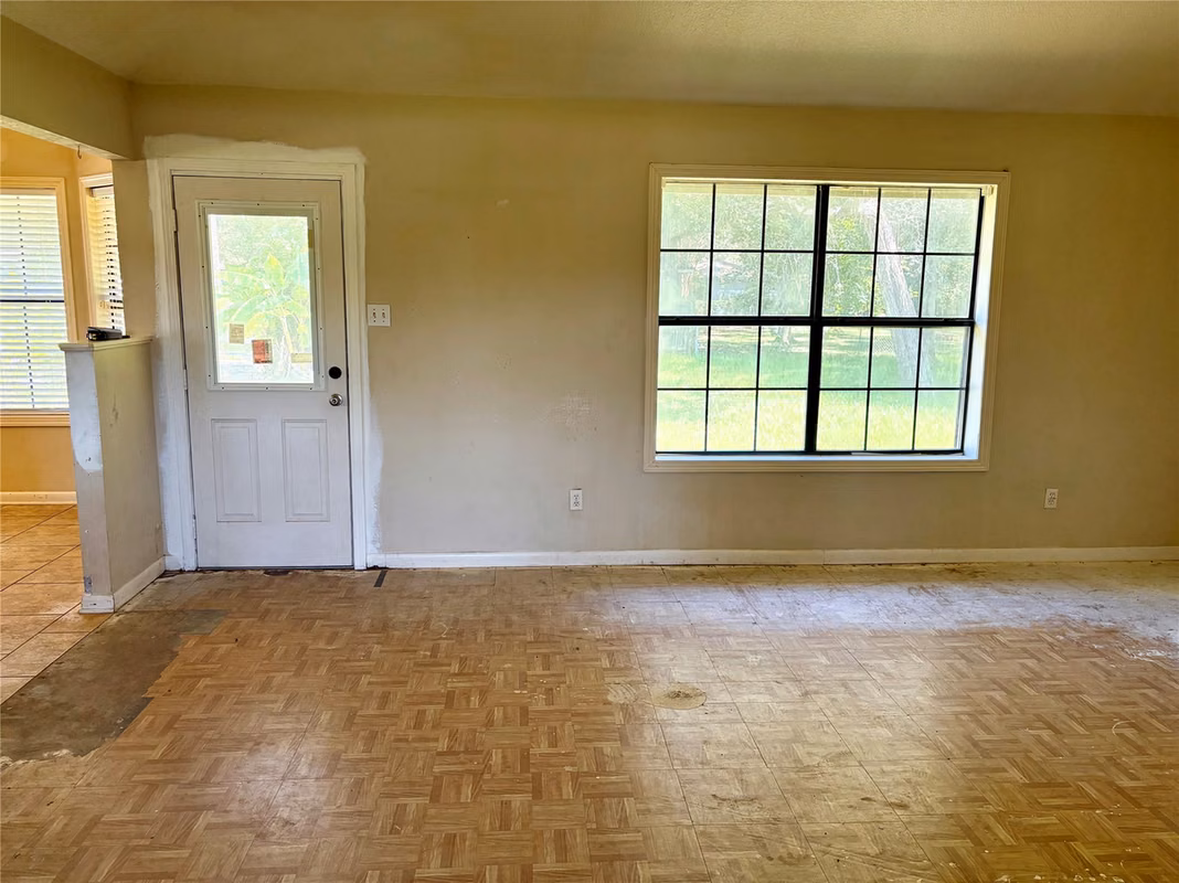 Photo 7 of 8874 Spring Woods Drive, Montgomery, TX