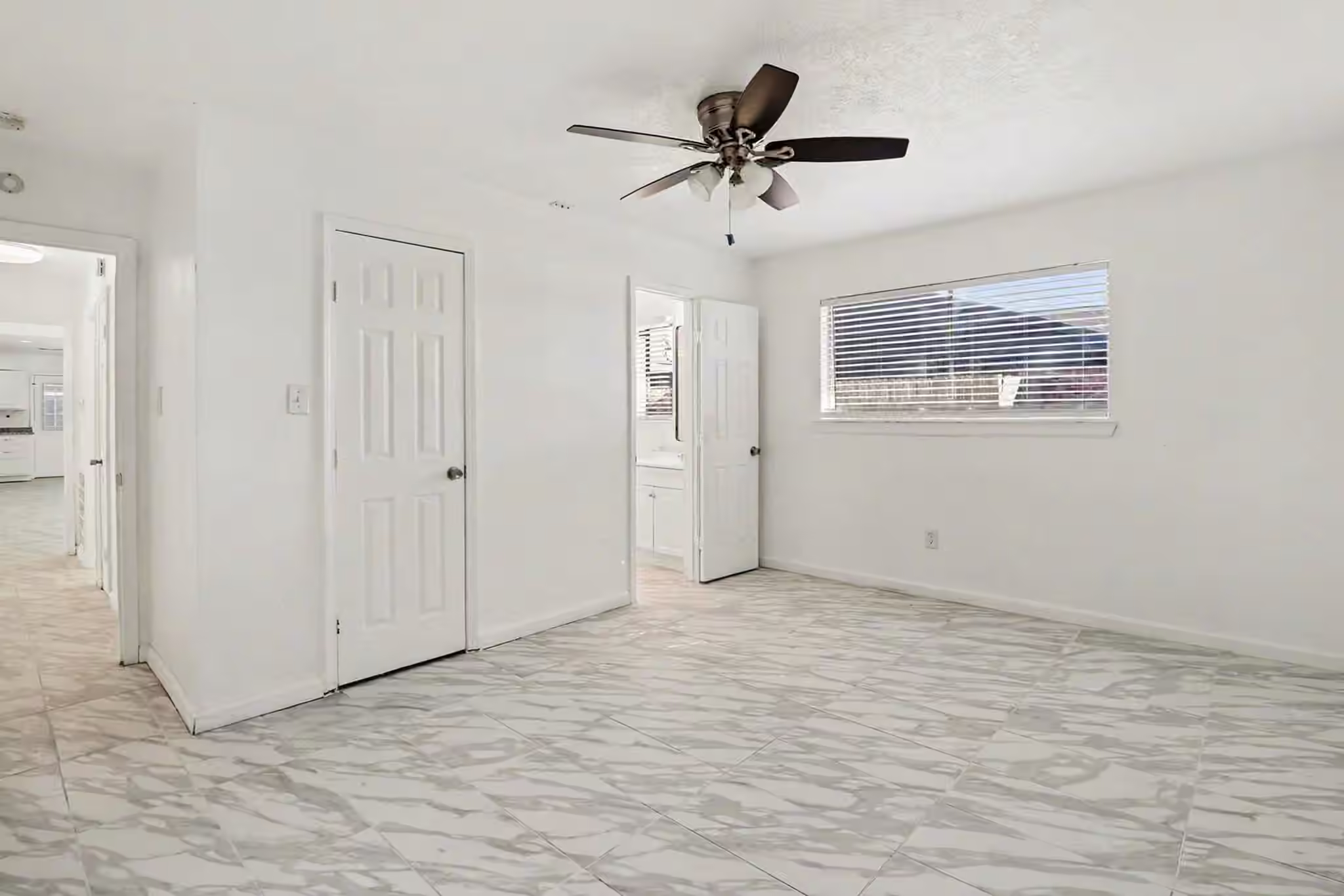 Photo 7 of 11219 Sagehill Drive, Houston, TX