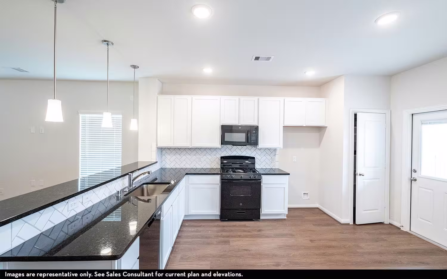 Photo 4 of 8023 Jasper Meadows Way, Angleton, TX