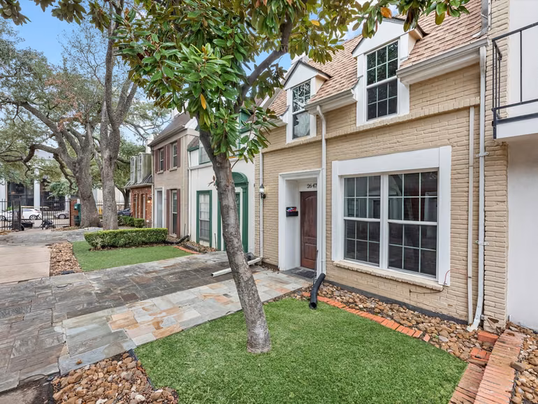Photo 3 of 2647 Marilee Ln, Houston, TX