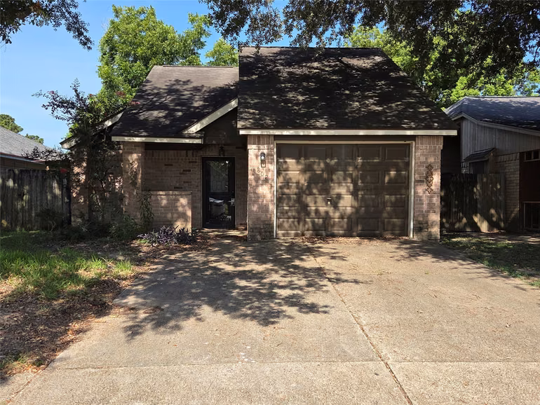 Photo of 802 Hartman Drive, Baytown, TX